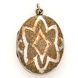 Seashell Pattern Locket