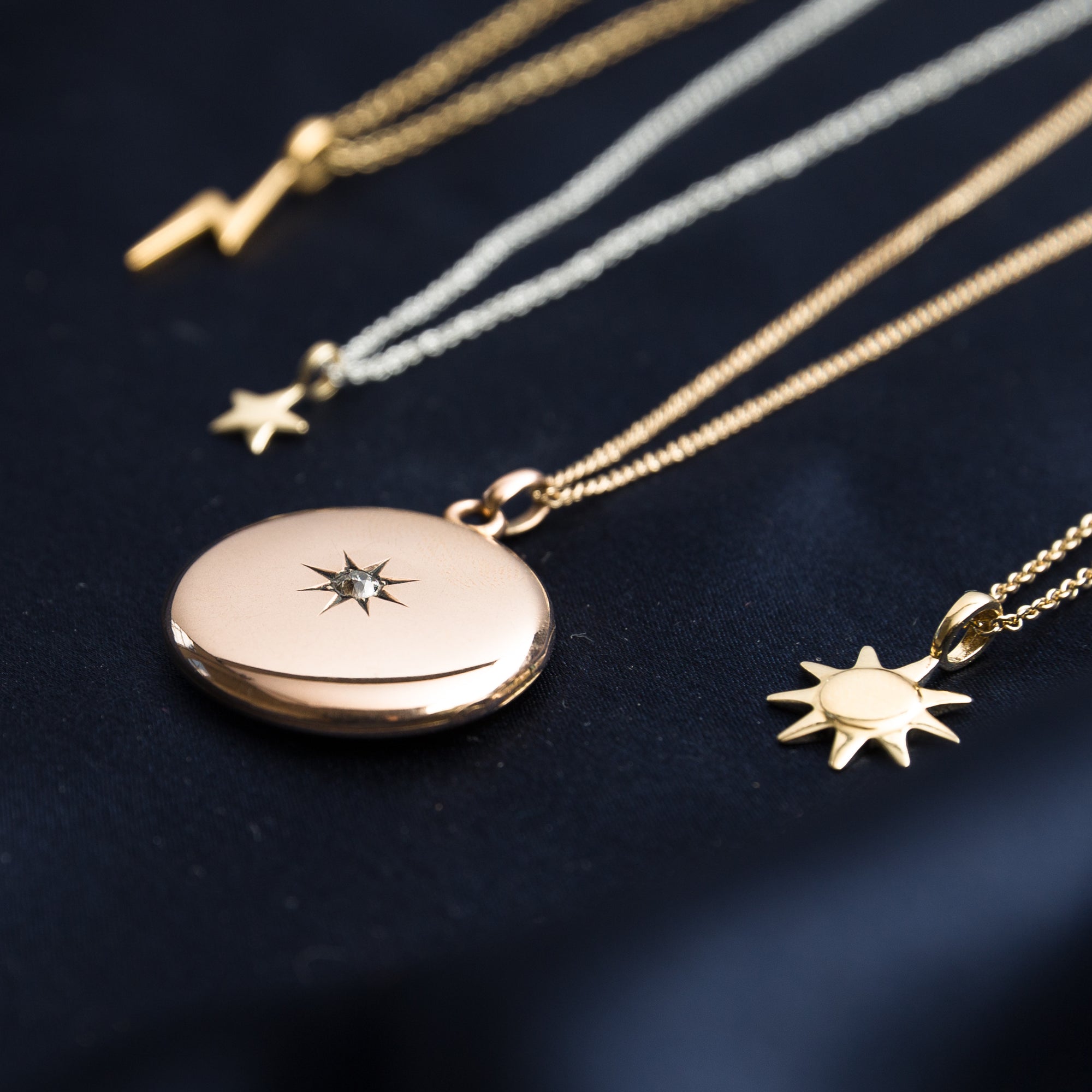 Pendente A Mezzaluna In Oro 14K Con Zirconi – GIOIELLO ITALIANO - Foto 7