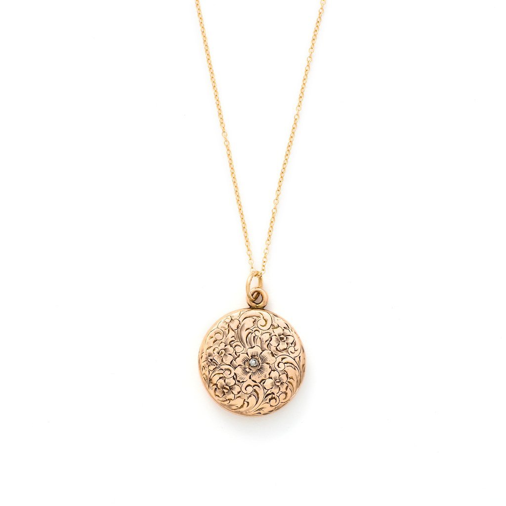 Exquisite 10K and diamond Floral Locket
