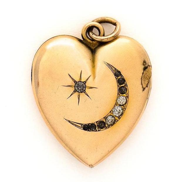 Heart symbol lockets shop