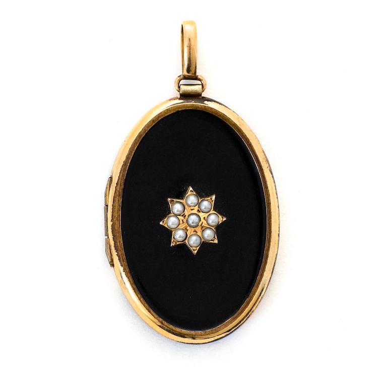 Pearl Star Enamel Locket