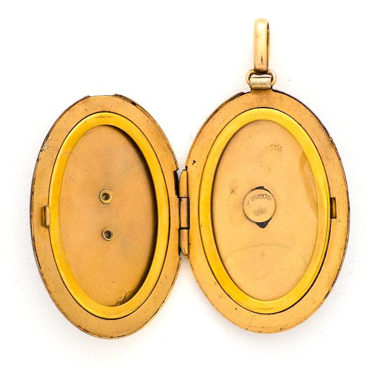 Pearl Star Enamel Locket