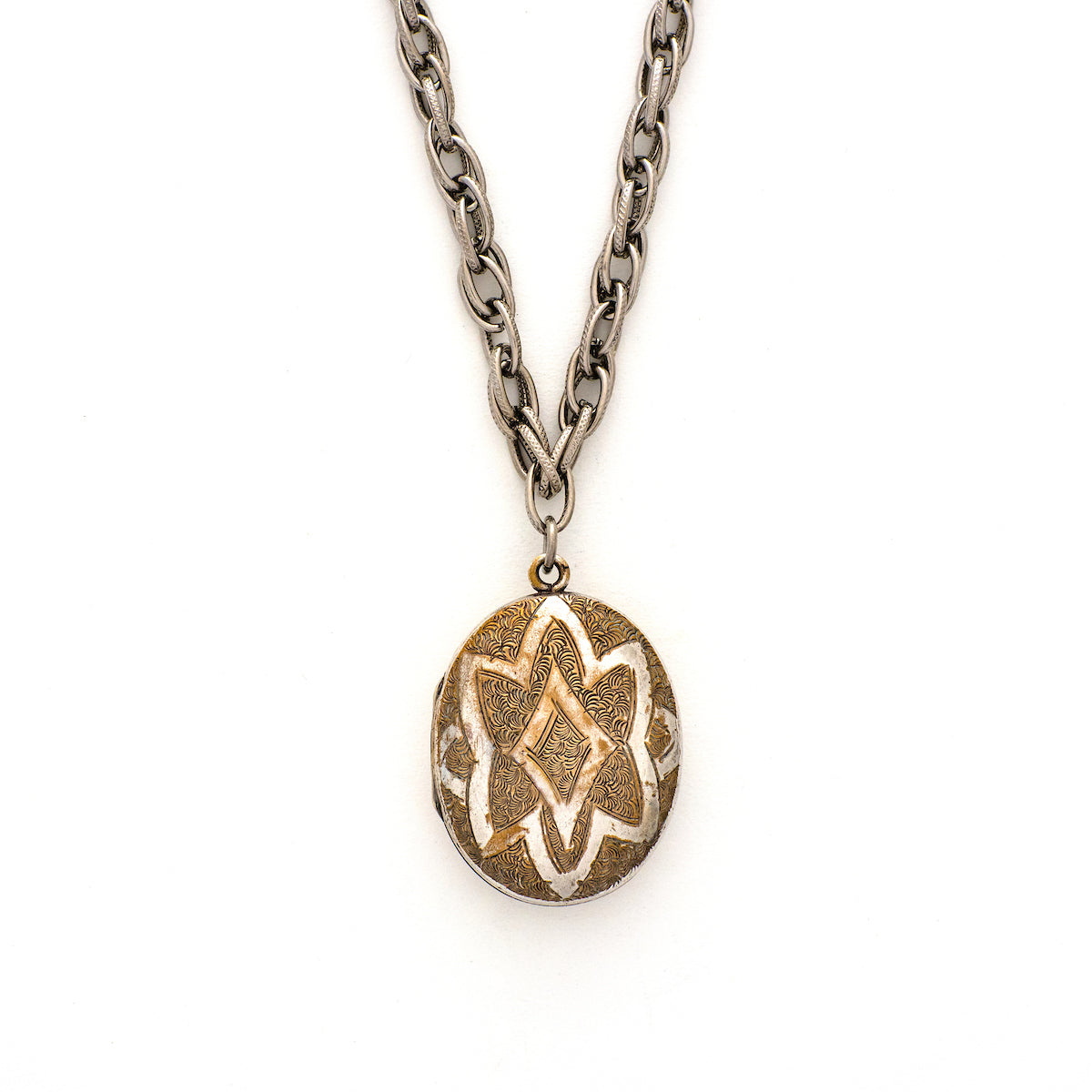 Seashell Pattern Locket