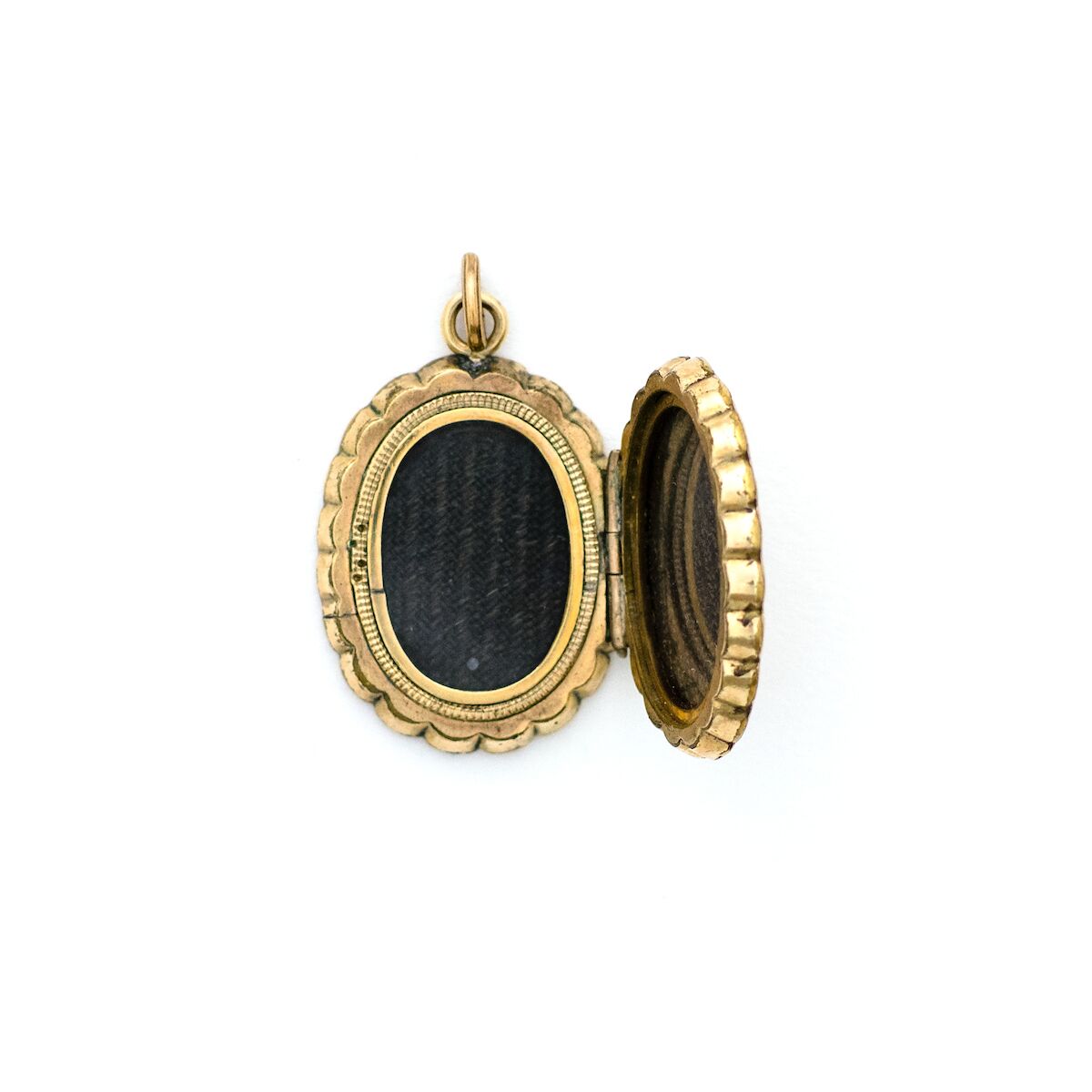 Velvet Cushion Locket