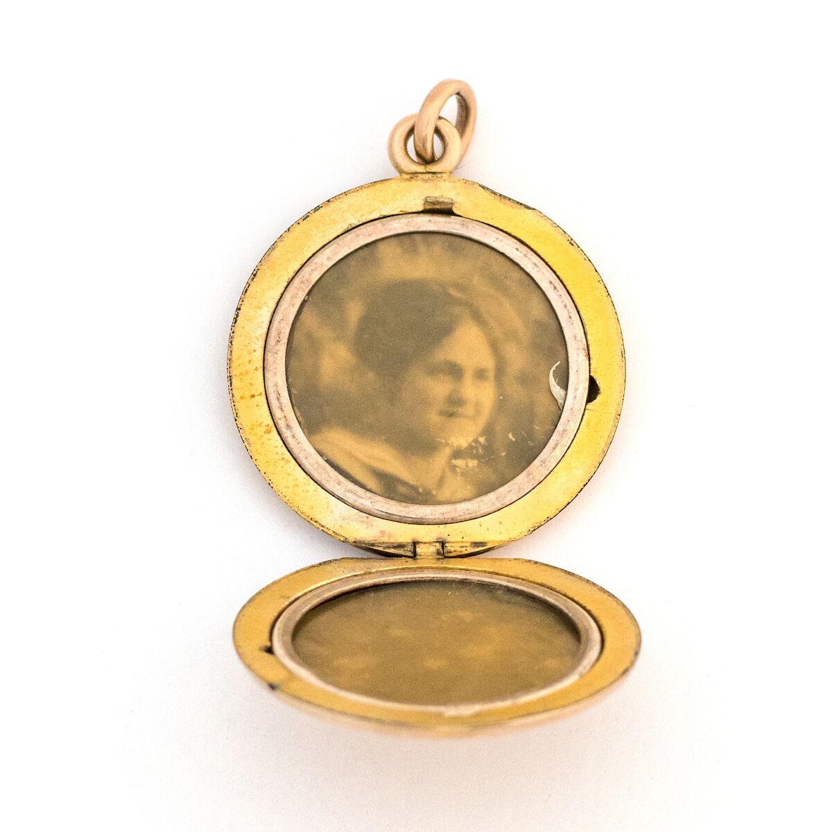 10K & Diamond King Leo Locket